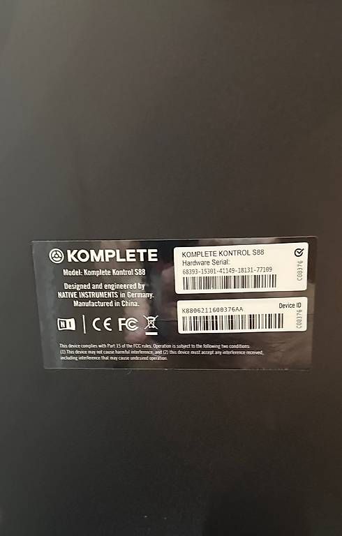 Native Instruments Strumenti musicali: Native Instruments Komplete Kontrol S88 Midi Keyboard – Usato da Bischofszell venduto da Nenga 2