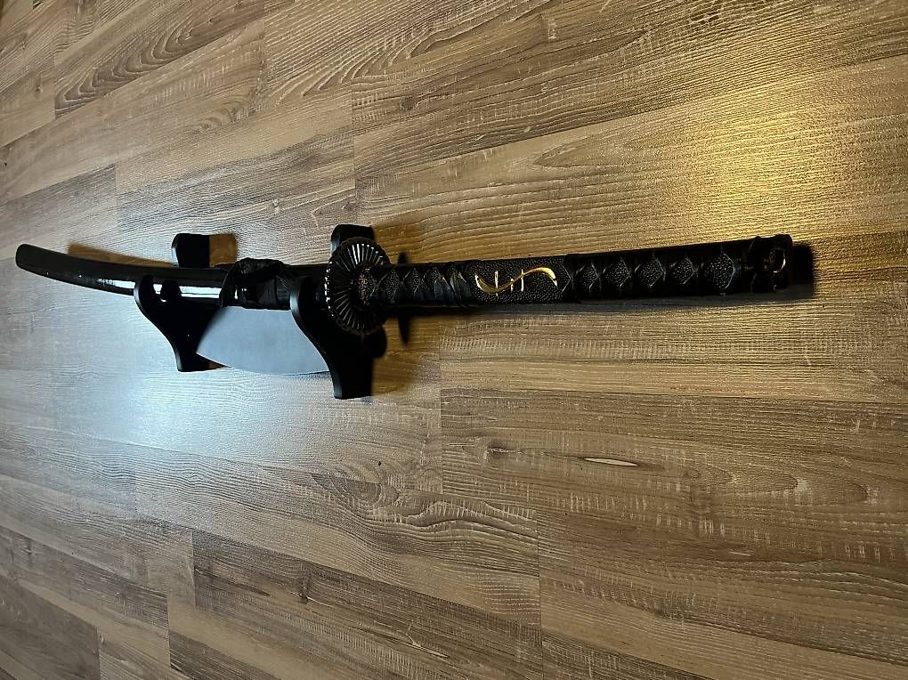 Internationale Kunst: Katana de Hiro Nakamura - HEROES avec support mural – Gebraucht aus Blonay von rou_vr7k 2