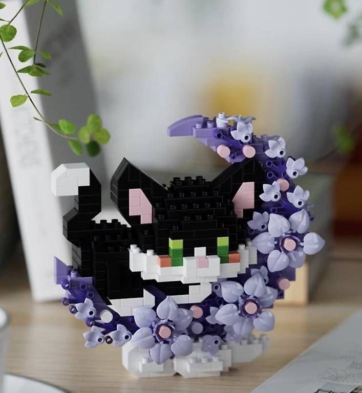 Statuette: Süsse Katze mit Blumen – Usato da Biel/Bienne venduto da xav_8d66