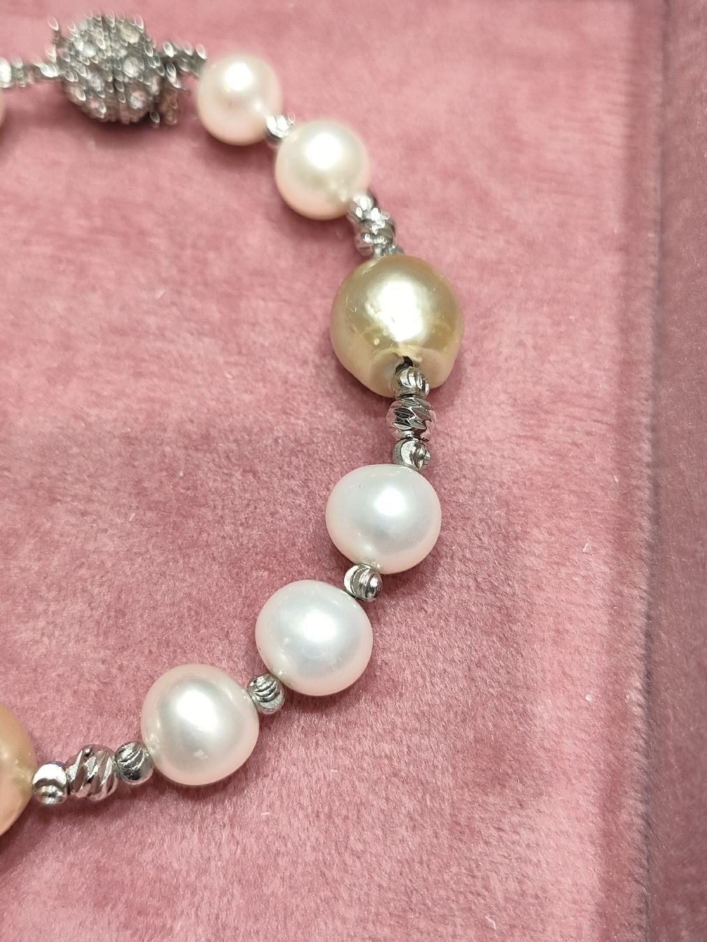 Bracciali & Braccialetti: Süsswasserperlen Armband mit Magnet – Nuovo (secondo la descrizione) da Bern venduto da Lidia.5 2