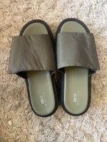 ASOS Design Plateau-Slides Khaki/Oliv, Gr. 40