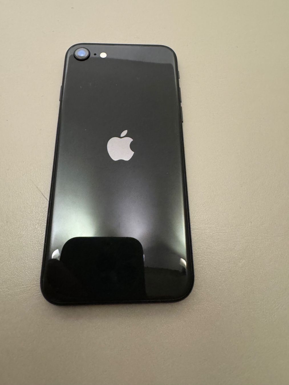 Apple Telefoni cellulari / Smartphones: iPhone SE 2020 – Difettoso da Adliswil venduto da Busys 1