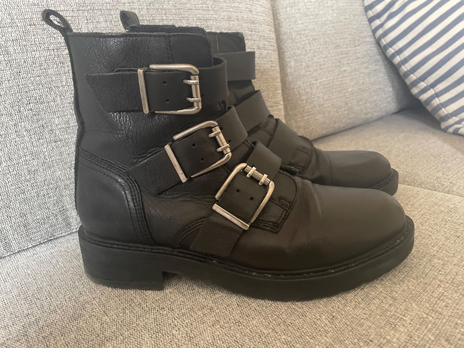 Scarpe da donna: Pavement Stiefelette echtleder 38 – Usato da Winterthur venduto da madame05