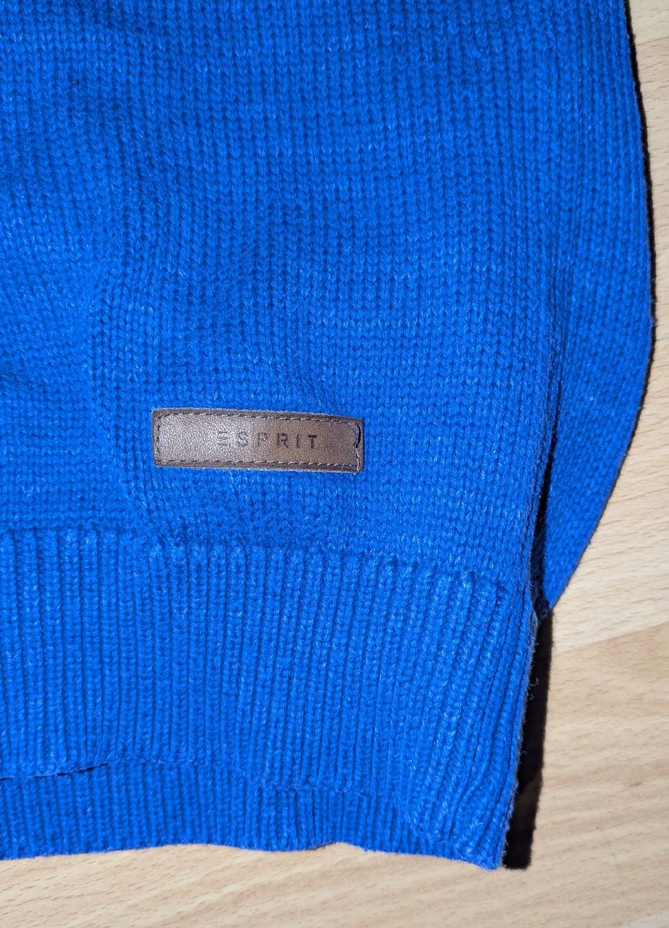 Esprit Pulls & Sweat-shirts: ESPRIT Sweatshirt blau – D'occasion à Morgarten par rra_jvw7 4
