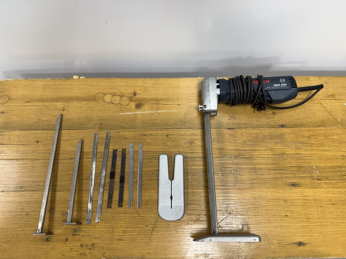 Bosch Scies: Bosch Schaumstoffsäge GSG 300 – D'occasion à Amriswil par nat_8mxt