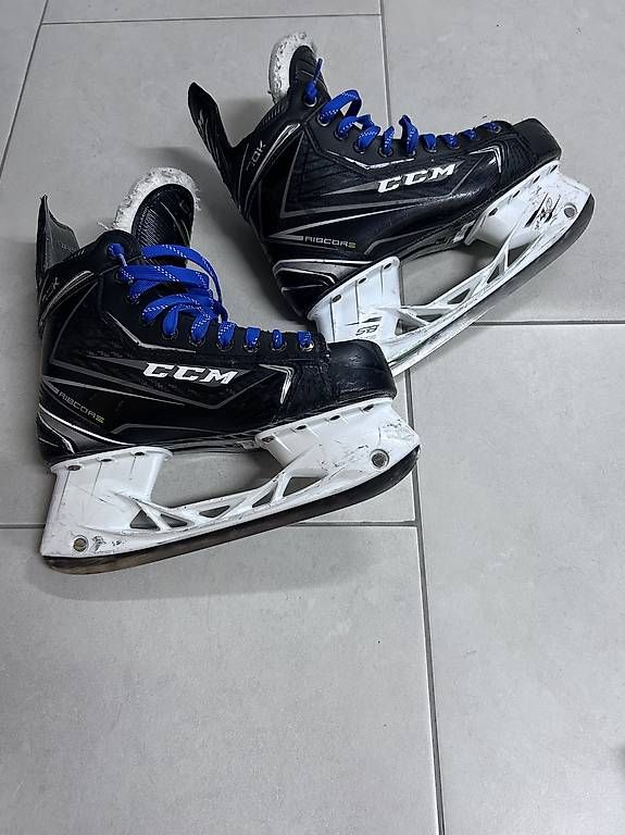 Ccm Schlittschuhe: CCM Ribcore 70K, 42, EE – Gebraucht aus Gibswil von bibus2008