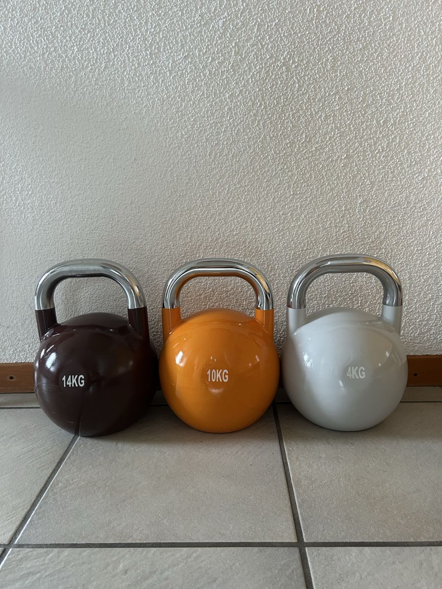 Manubri & Pesi: Competition Kettlebells 4kg / 10kg / 14kg – Usato da Steffisburg venduto da betsysclassics