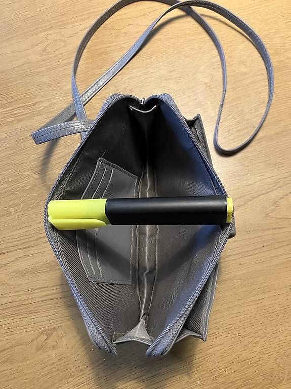 Borse da donna: Umhängetasche  – Usato da Bronschhofen venduto da Oggy0 3