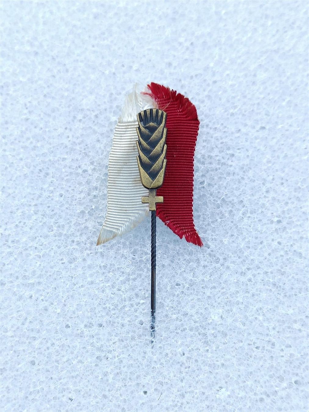 Placchette & Badge: Anstecknadel Äre mit Seidenband – Usato da Bauma venduto da SwissMilitaria
