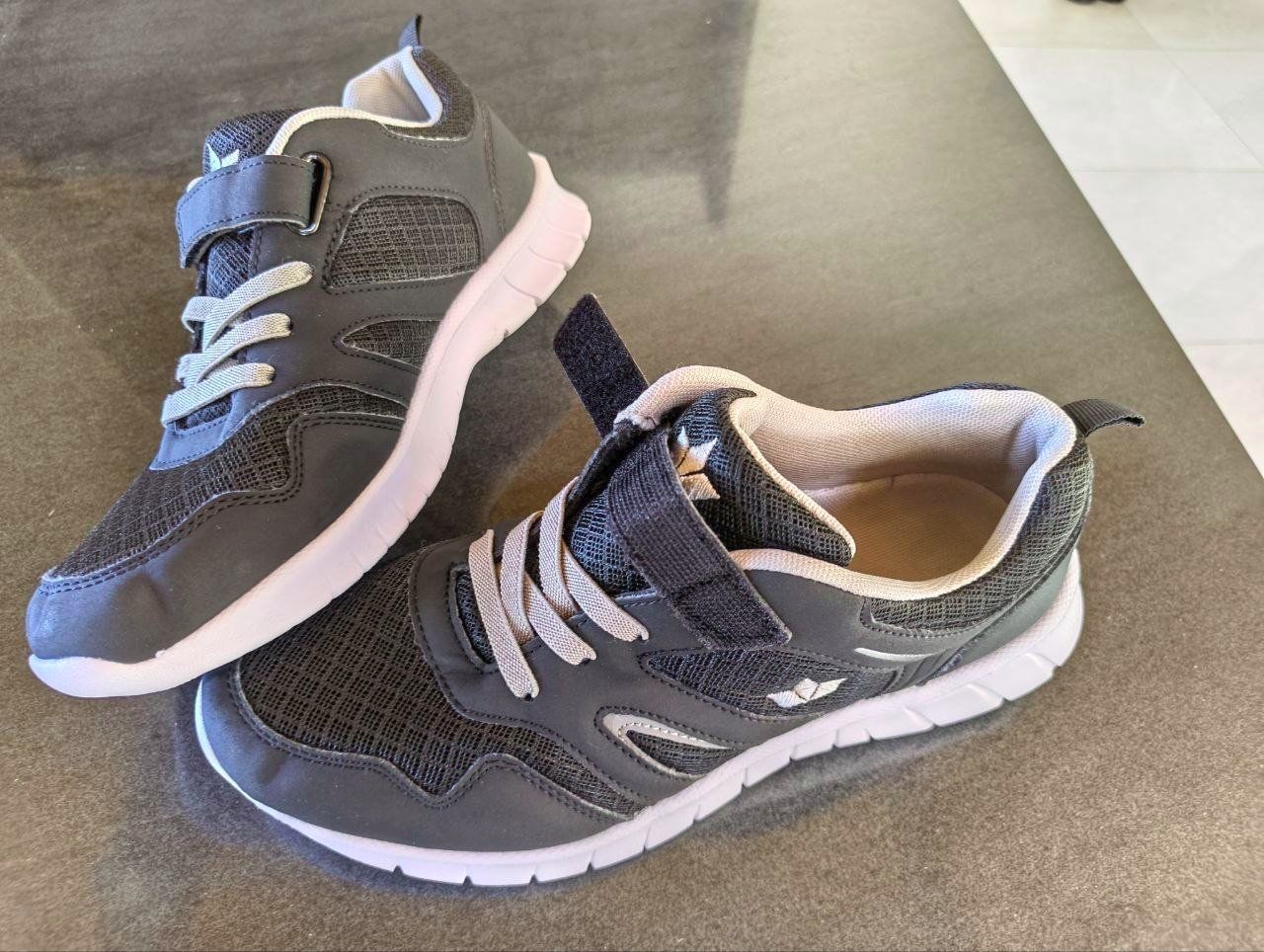 Herrenschuhe: Kinder Sneaker LIKO – Neu (gemäss Beschreibung) aus Biel von Lesche007
