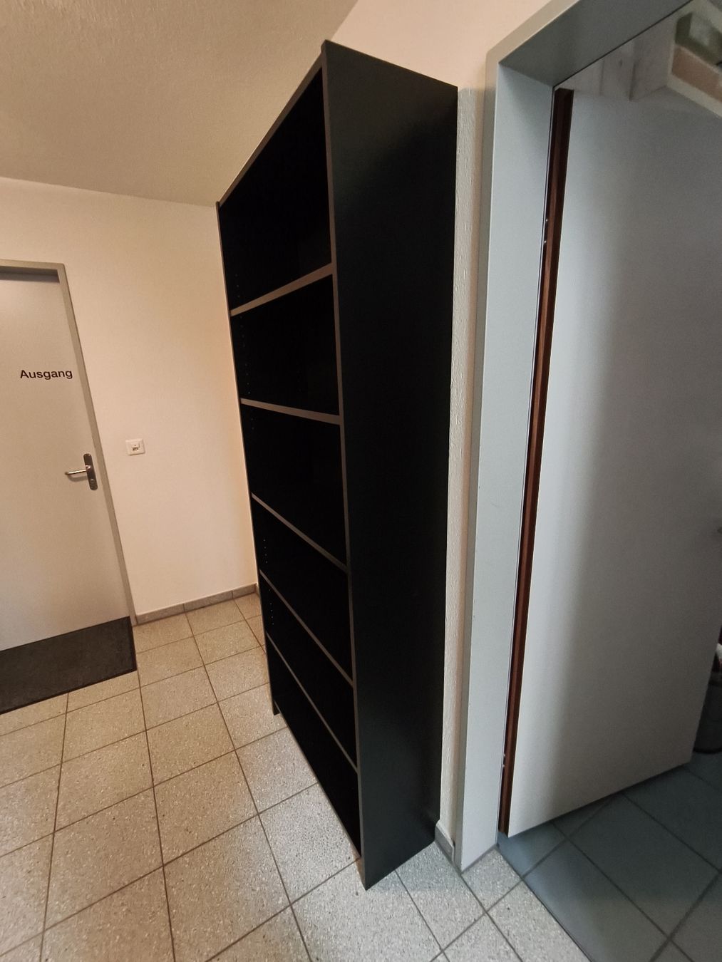 Ikea Scaffali: Schwarzes IKEA Billy Bücherregal – Usato da Finstersee venduto da Besmer77 1