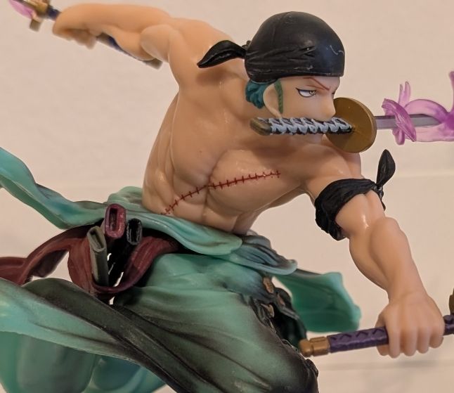 Statuette: Actionfigur Zoro mit drei Schwertern Top Zustand – Nuovo (secondo la descrizione) da Wangen b. Olten venduto da kim_x9zn