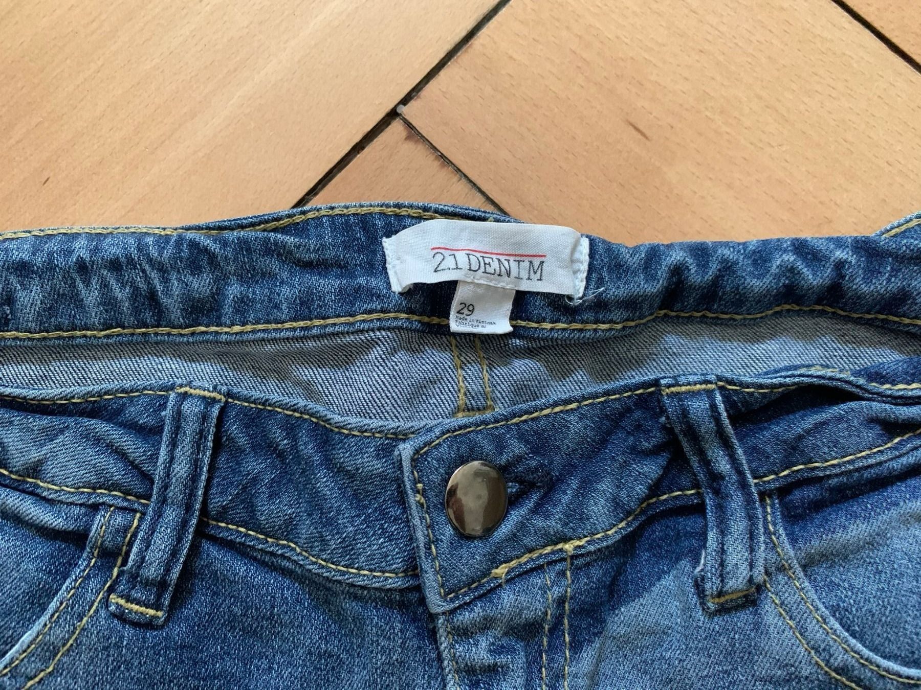 Jeans: FOREVER 21 - Jeansshorts blau 29 – Gebraucht aus Zürich von Diazaio 1