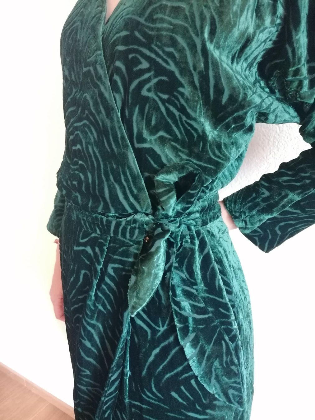Blusen: Samt-Wickelkleid Grün – Neu (gemäss Beschreibung) aus Marbach LU von BitsAndBobs 8