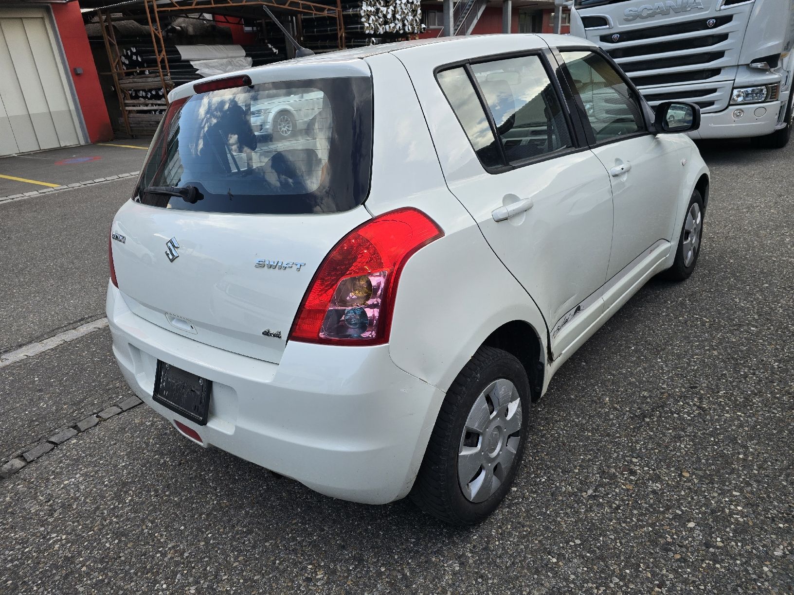 Suzuki Autos: Suzuki Swift 1.3 4WD – D'occasion à Rümlang par garmian 4