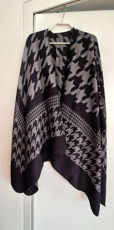 Poncho Cape, schwarz-grau