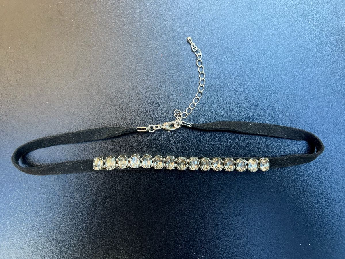 Ketten: Schöne Choker Kette Samt mit Steinen – Gebraucht aus Basel von shirley_gold