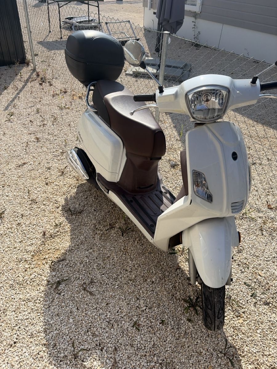 Route: Roller zahara 125 – D'occasion à Füllinsdorf par Rollex