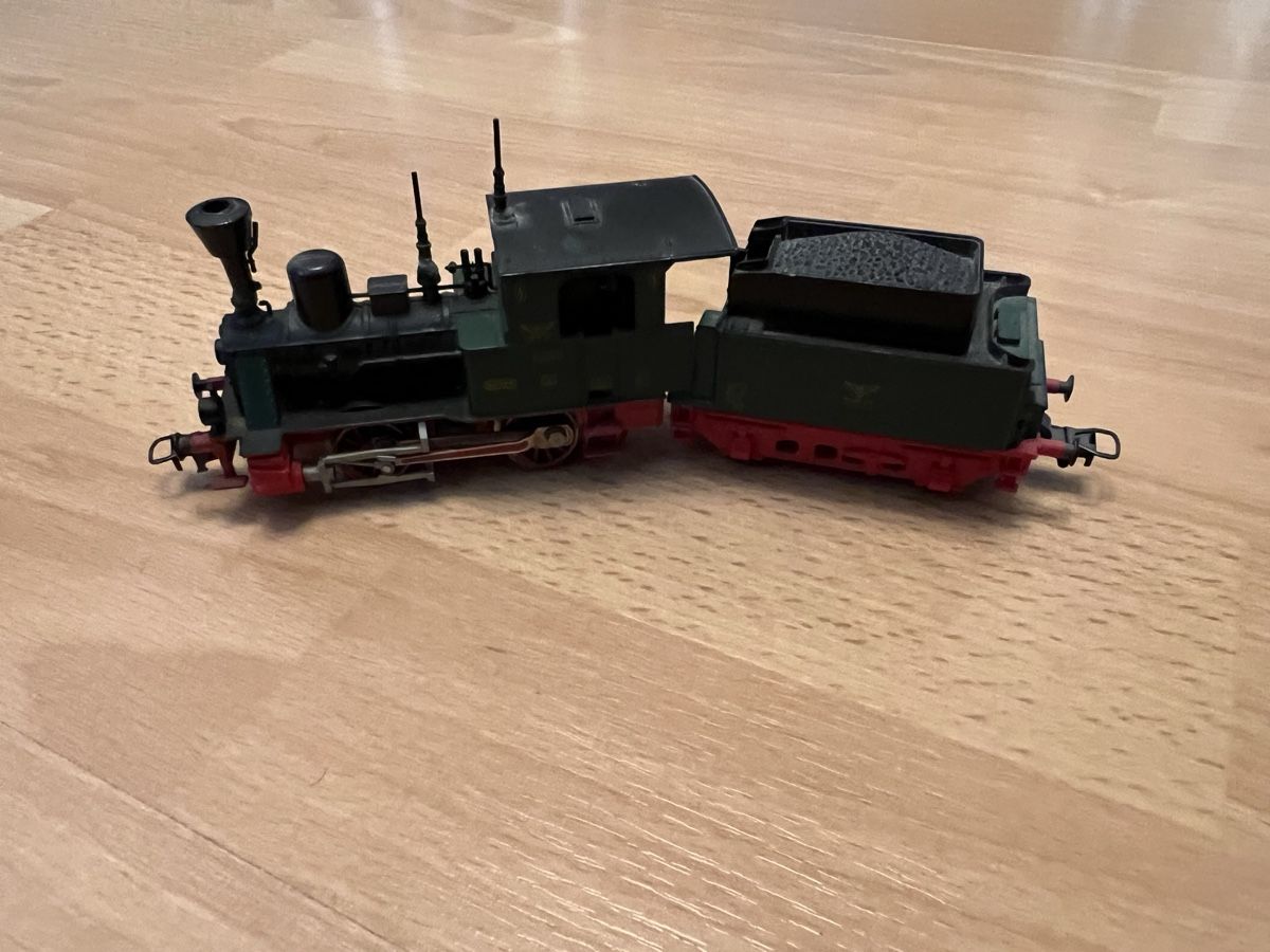 Fleischmann Modellini di ferrovie: Fleischmann Dampflok mit Tender – Usato da Gisikon venduto da ram_78bx 2