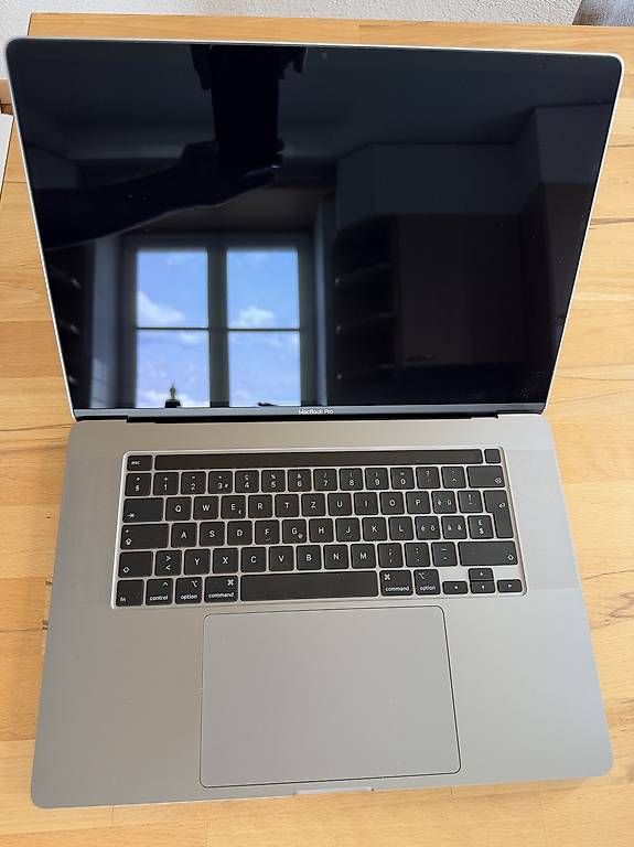 Apple Notebook: Apple Macbook Pro 2019 16" Zoll 512GB – Usato da Lommis venduto da Hitsch1234 2