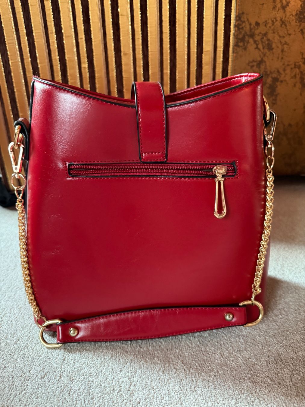 Borse da donna: Schultertasche, bordeaux, mit gold, neu – Nuovo (secondo la descrizione) da Zollikon venduto da into-the-west 2
