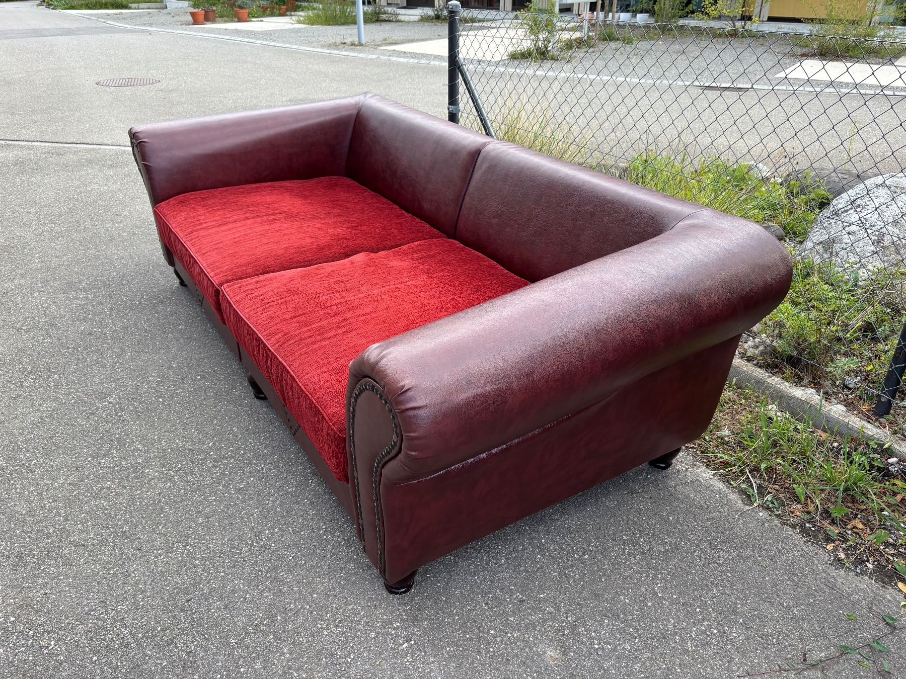 Divani: Super bequemes Kunstleder Sofa, Couch, Vintage, Retro – Usato da Alten venduto da AuntiesAtticFinds 3