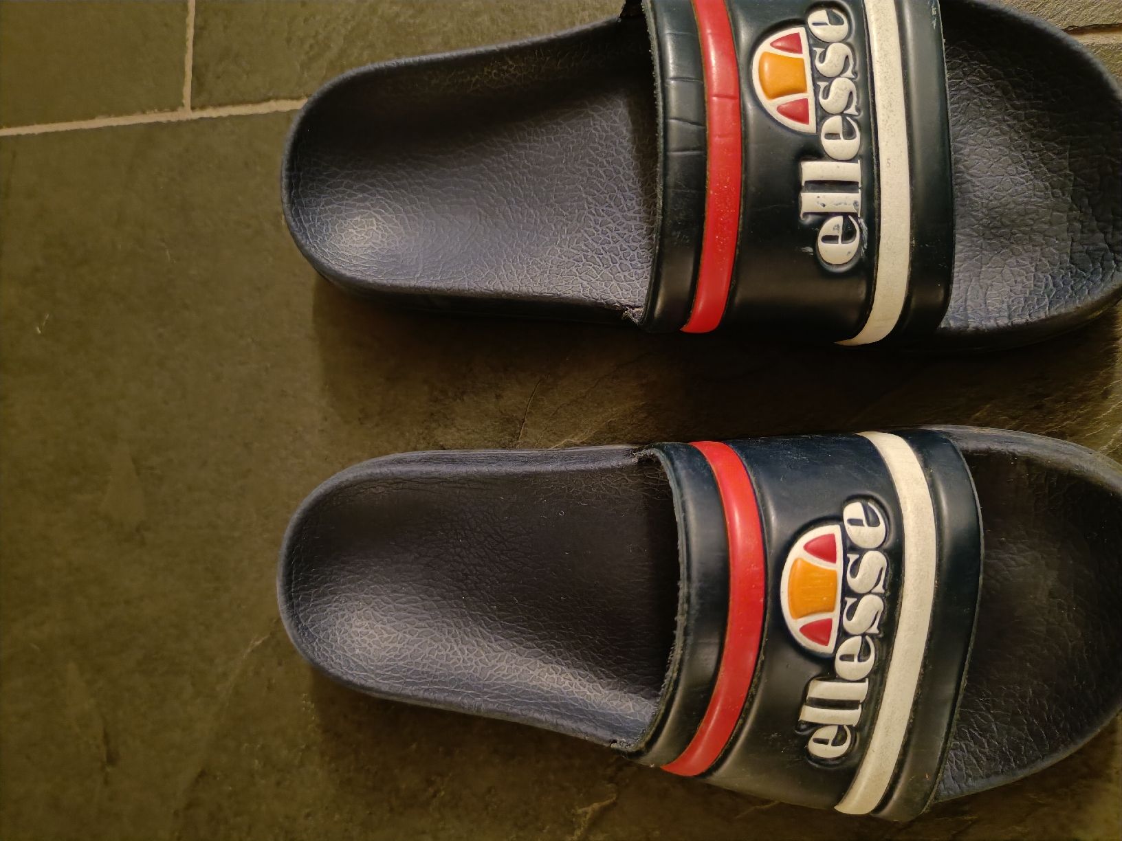 Ellesse Scarpe per ragazzi: Badeschlappen von Ellesse, Grösse 36 – Usato da Rorschach venduto da Laboumedeluxe 4