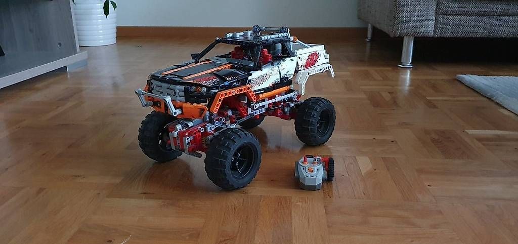 Lego Kit di costruzioni: Lego Technic 9398 Crawler – Usato da St-Imier venduto da legoforce 3
