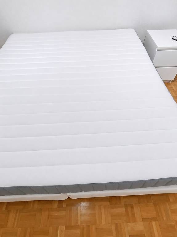 Matelas: Boxspringbett & Matratze fast NEU!!  – D'occasion à Wädenswil par Itna 2