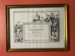 Ehrendiplom Berta Ummel 24. Juni 1932 Goldrahmen 45 x 34 cm.