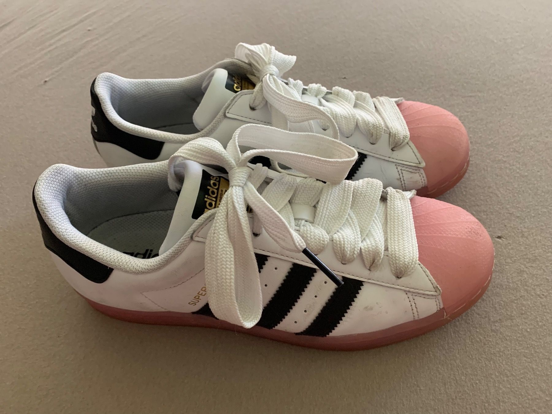 Adidas Scarpe da donna: Adidas Turnschuhe Gr. 40 2/3 – Usato da Wädenswil venduto da Giez33
