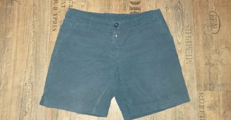 Short LACOSTE     Taille/Grosse 38 ( 40 FR)