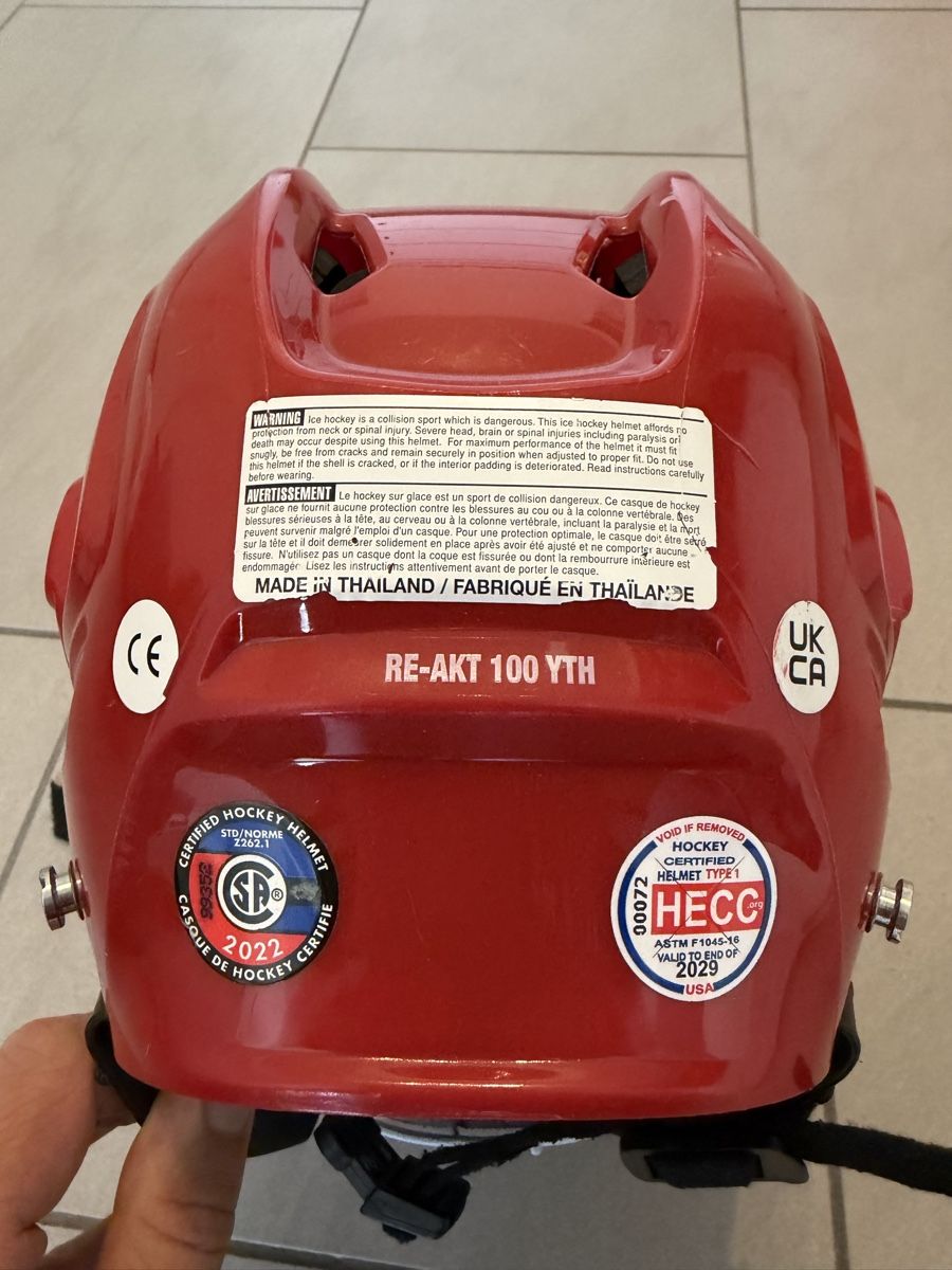 Caschi: Bauer RE-AKT 100 YTH Eishockey Helm mit Gitter rot – Usato da Niederglatt ZH venduto da Maple12345 2