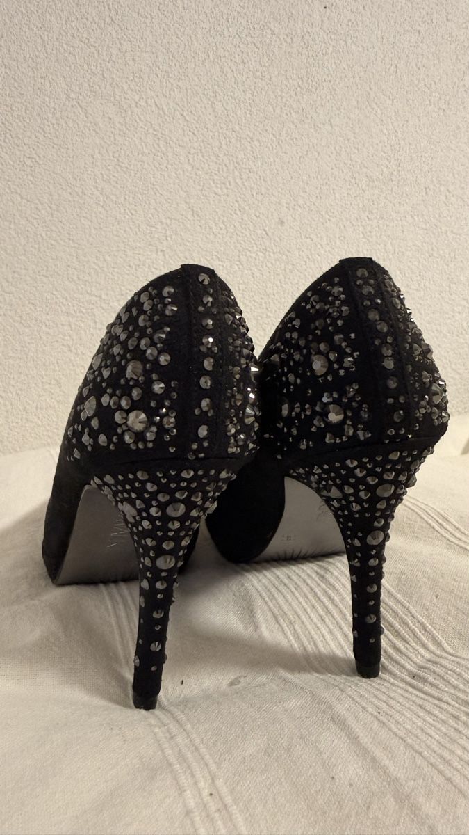 Damenschuhe: Catwalk-Pumps mit Strass, Grösse 36, schwarz – Gebraucht aus Dierikon von lea_8f72 1