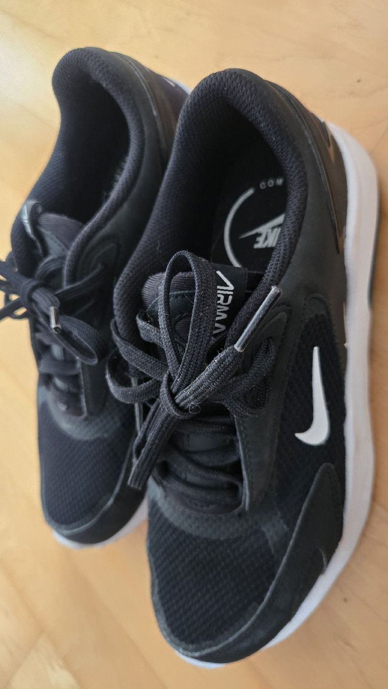 Nike Herrenschuhe: Nike Air Schuh Kids Gr.39 – Gebraucht aus Schötz von Nico040