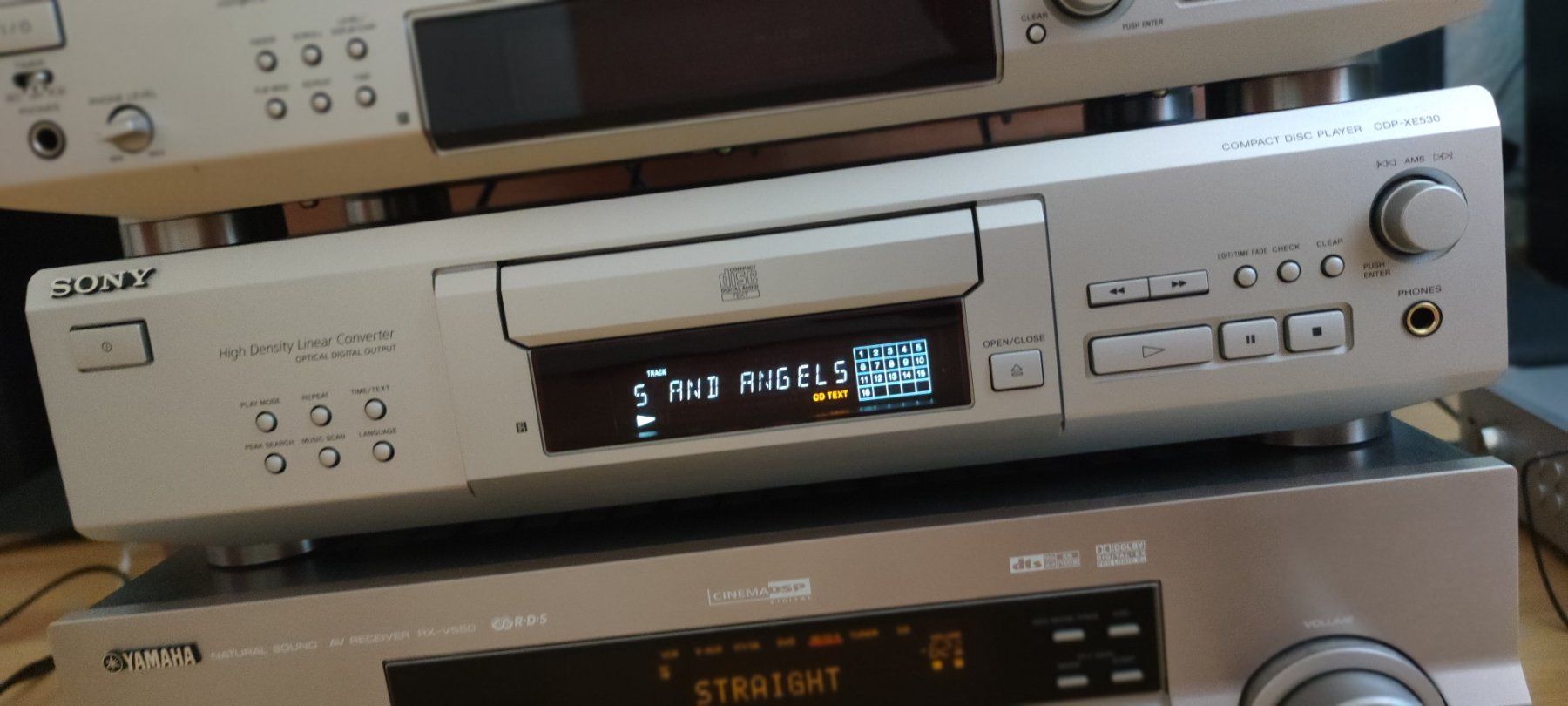 Sony Sistemi audio & multimediali: Sony CDP-XE 530 CD-Player mit CD-TEXT silber – Usato da Meggen venduto da Malecifent 2