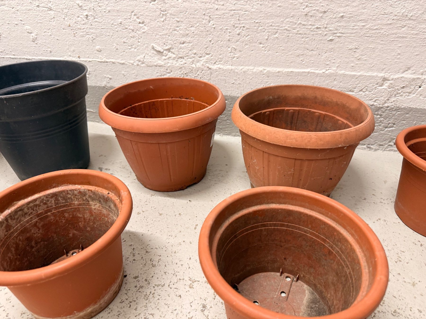 Vasi per fiori: Blumentöpfe Set, Kunststoff, verschiedene Grössen und Farben – Usato da Zürich venduto da Cleo234 1