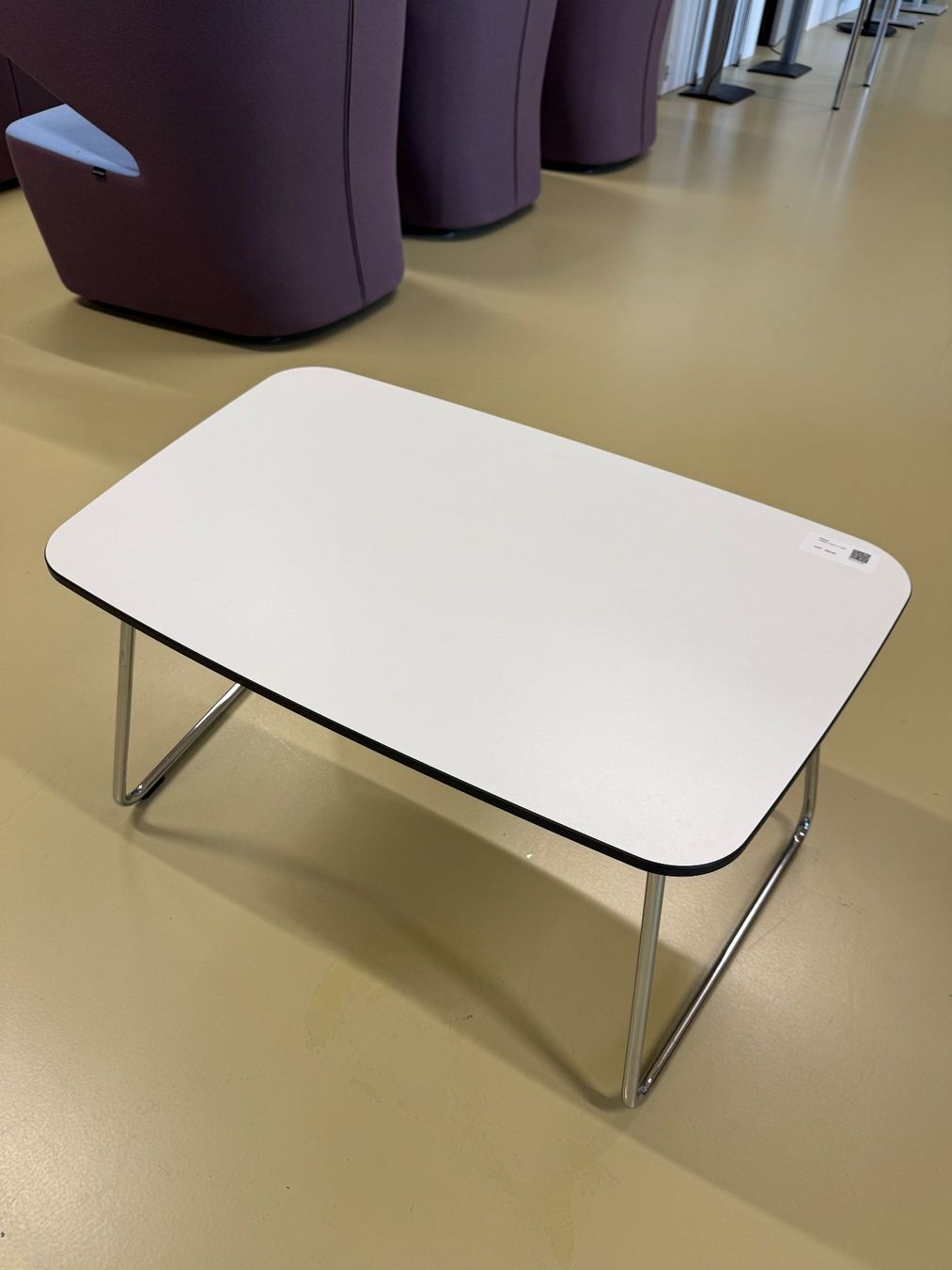 Girsberger Tables: Girsberger Büro Sofa Tisch – D'occasion à Zug par Bauteile-Zug