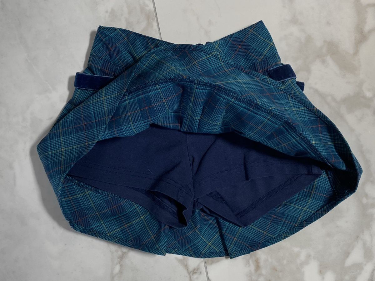 Vestiti & Gonne: Jupe Cherokee & T-Shirt Gr. 122 – Usato da Estavayer-le-Lac venduto da Mimmy02 2