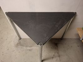 USM Haller Konsolentisch dreieckig schwarz Metall chrom
