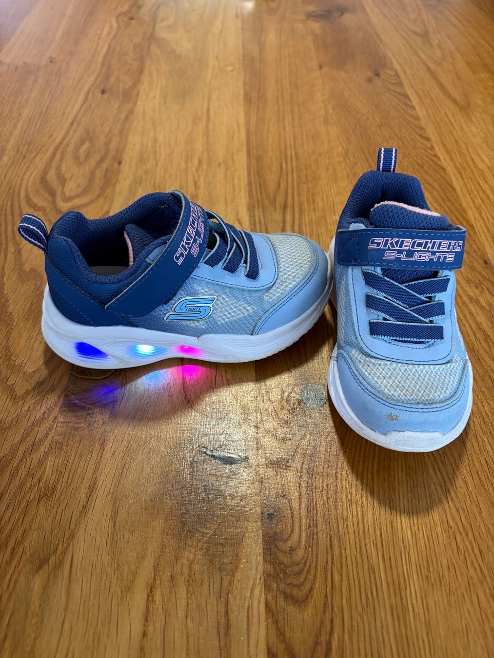 Skechers Scarpe per ragazzi: Skechers mit s-Lights Gr.23 – Usato da Bad Zurzach venduto da simba1995 1