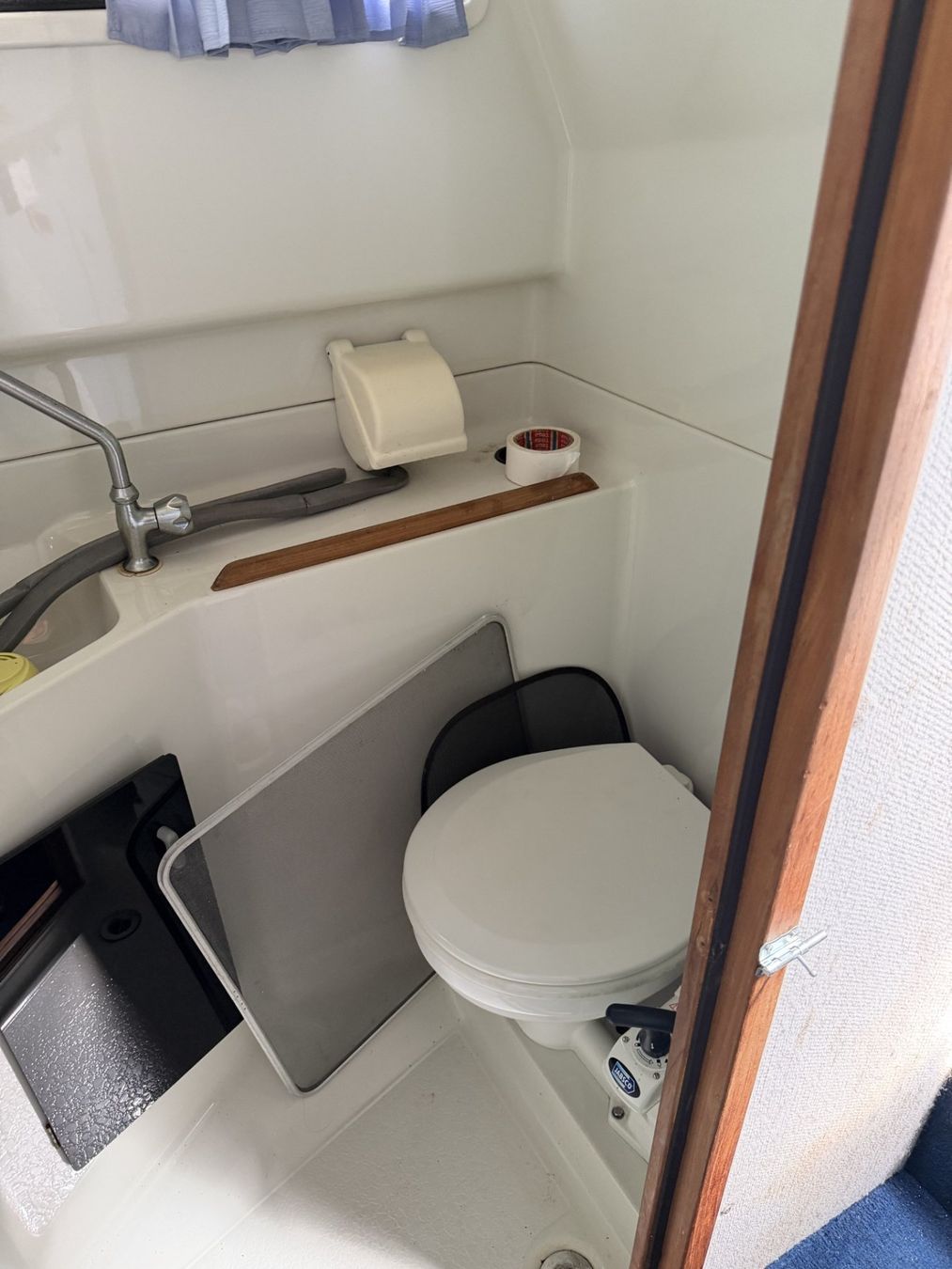 Bayliner Barche: BAYLINER AVANTI SPORT 250 – Usato da Avenches venduto da BOOTTRANSPORTE 6