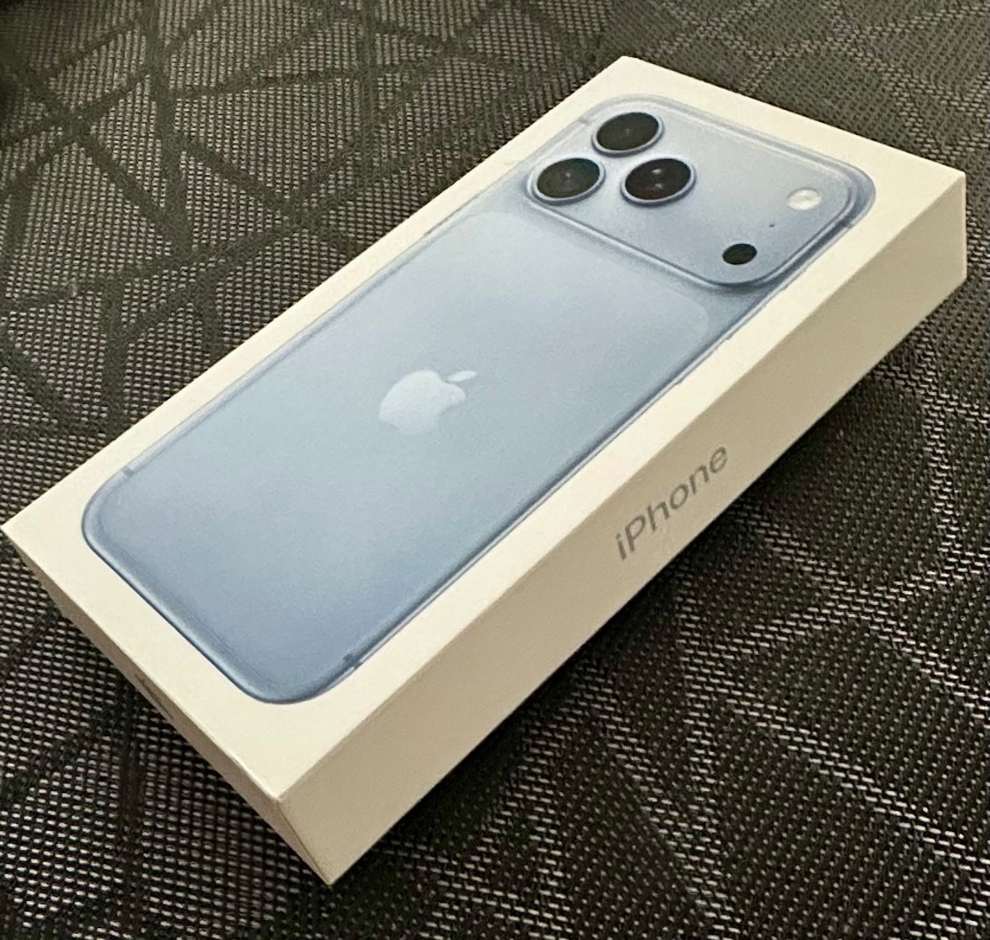Apple Handys / Smartphones: IPhone 18 Pro Max 256GB - Glacier - Neuf – Neu und originalverpackt aus Lausanne von Ggato