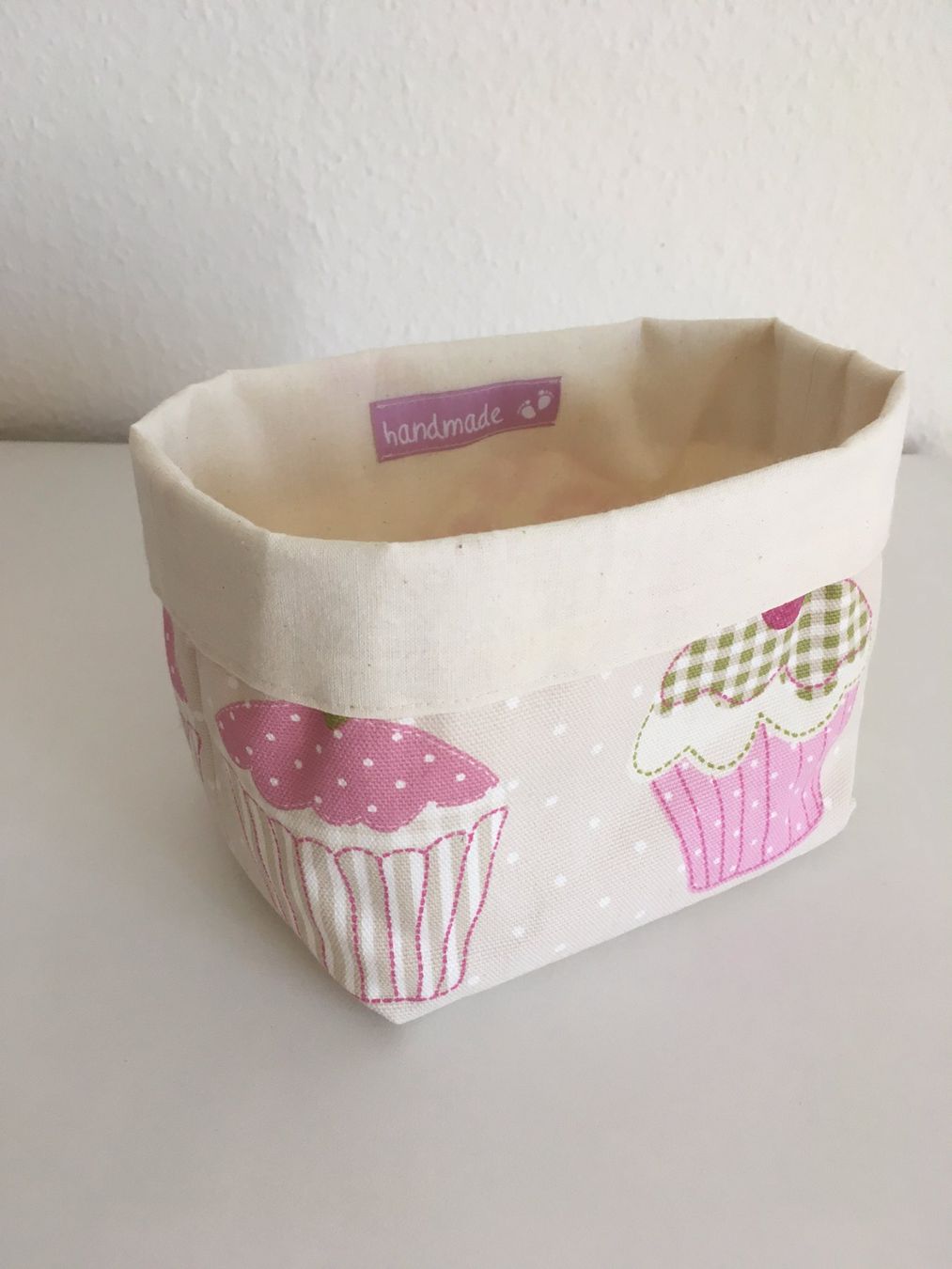 Altro per la casa: Einfaches Utensilo mit Cupcake-Muster - handmade – Usato da Brugg AG venduto da Biomaga 1