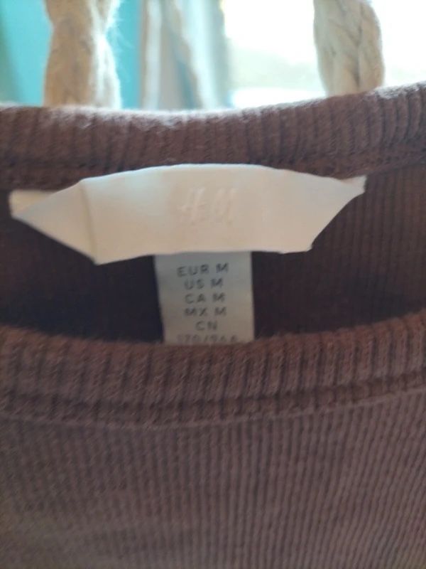 H&M Tops: Süsses Top braun Grösse M H&M – Gebraucht aus Basel von aleksbalks 1