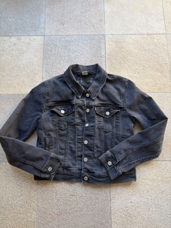 Jeansjacke Levi's schwarz Grösse S guter Zustand