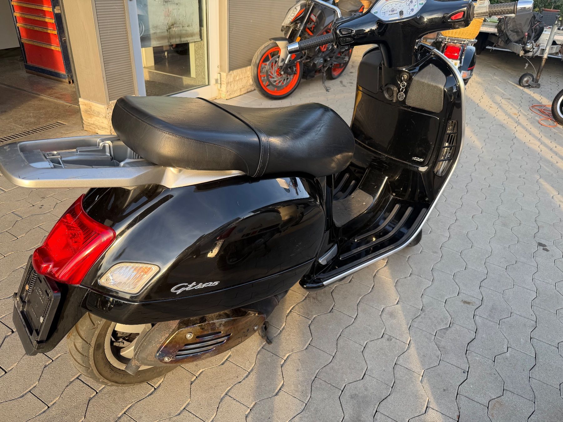 Piaggio Strasse: Piaggio Vespa GTS 125 – Gebraucht aus Hefenhofen von Garage_Barone 3
