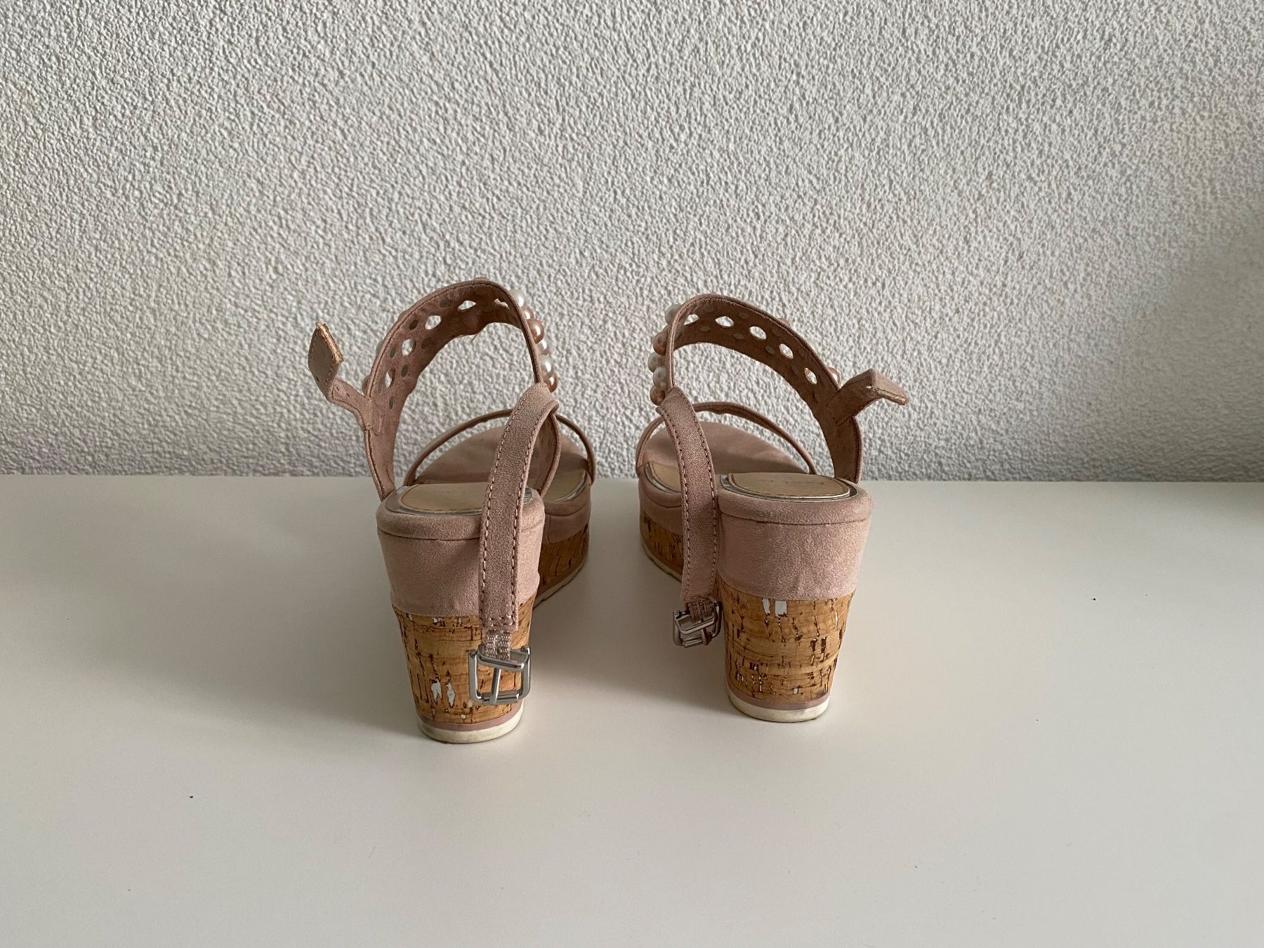 Scarpe da donna: Plateau Sandalen mit Keilabsatz (Gr. 37) – Usato da Winterthur venduto da an.ba 3