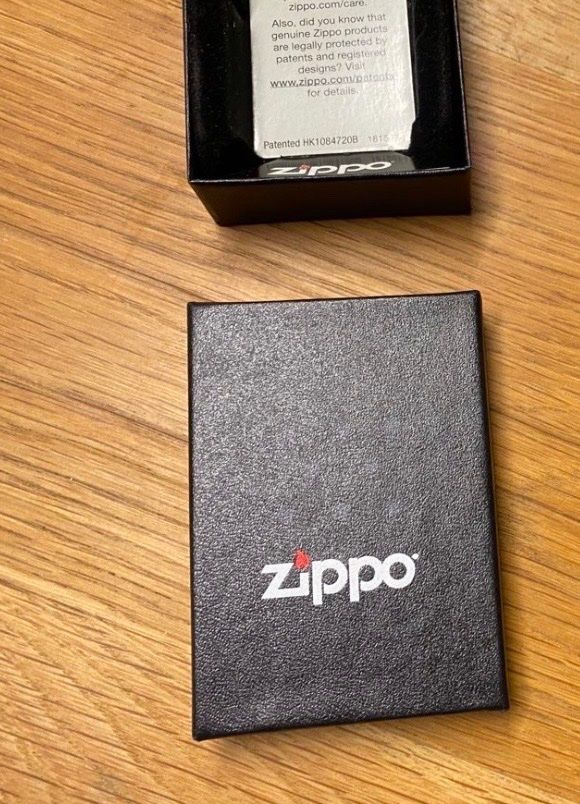 Zippo Accendini: ZIPPO SUPREME RED -  ULTRARAR – Nuovo e nell'imballaggio originale da Meierskappel venduto da Tarmogoyf 2