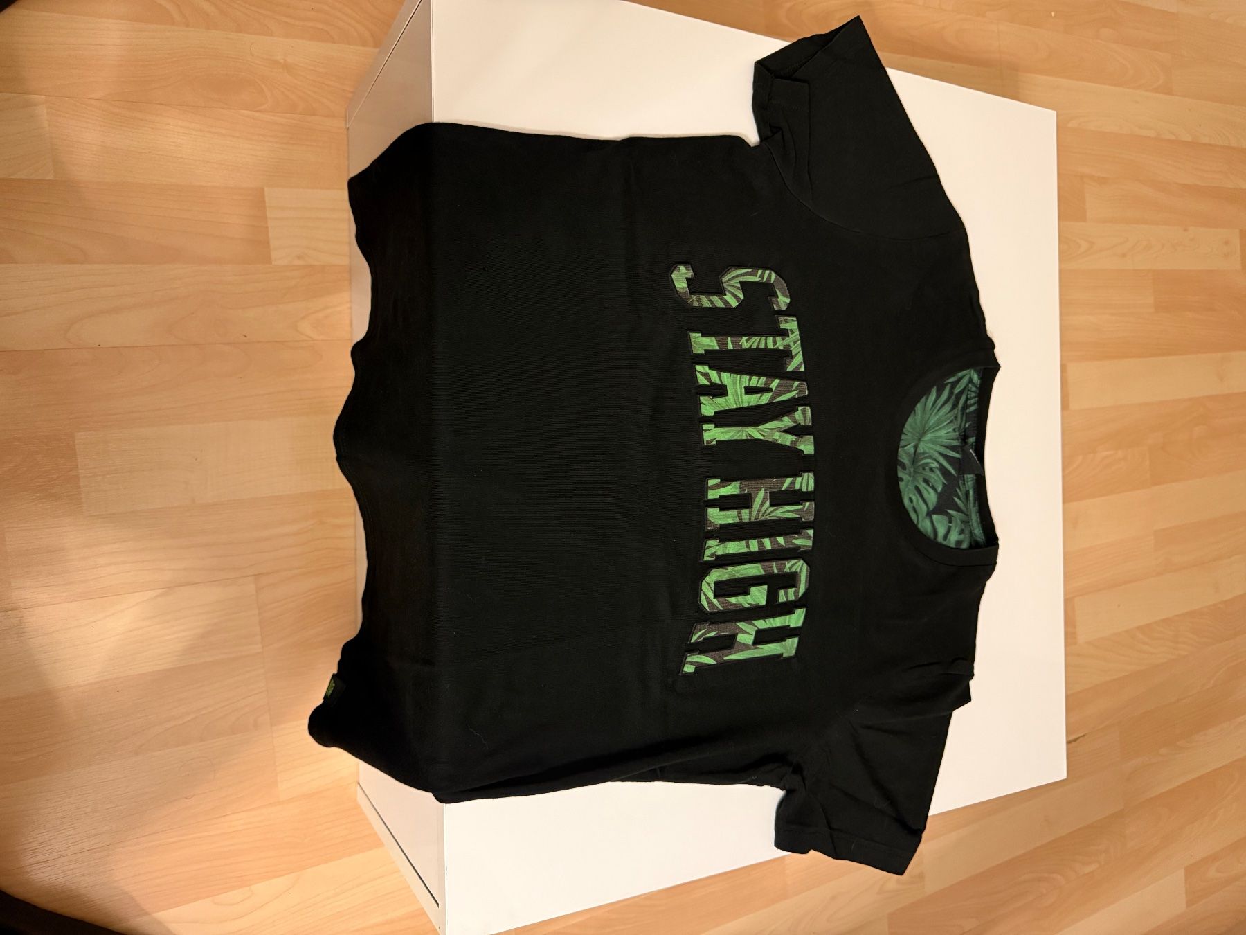 T-shirt: Schwarzer T-Shirt – Usato da Suhr venduto da sel_w2yg 2
